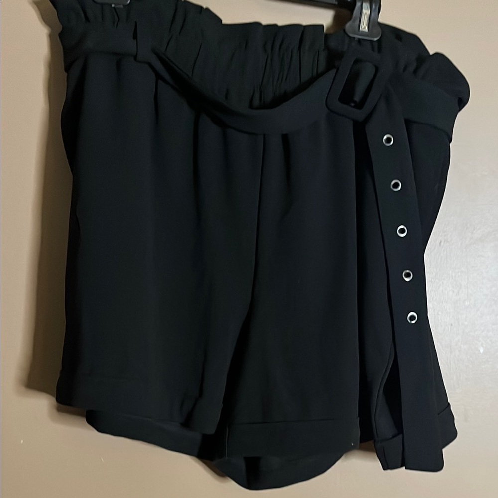 😄Plus size belted paper bag waist shorts